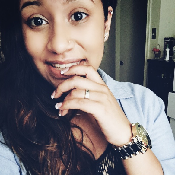 Meet your Posher, Janet - Picture 1 of 1